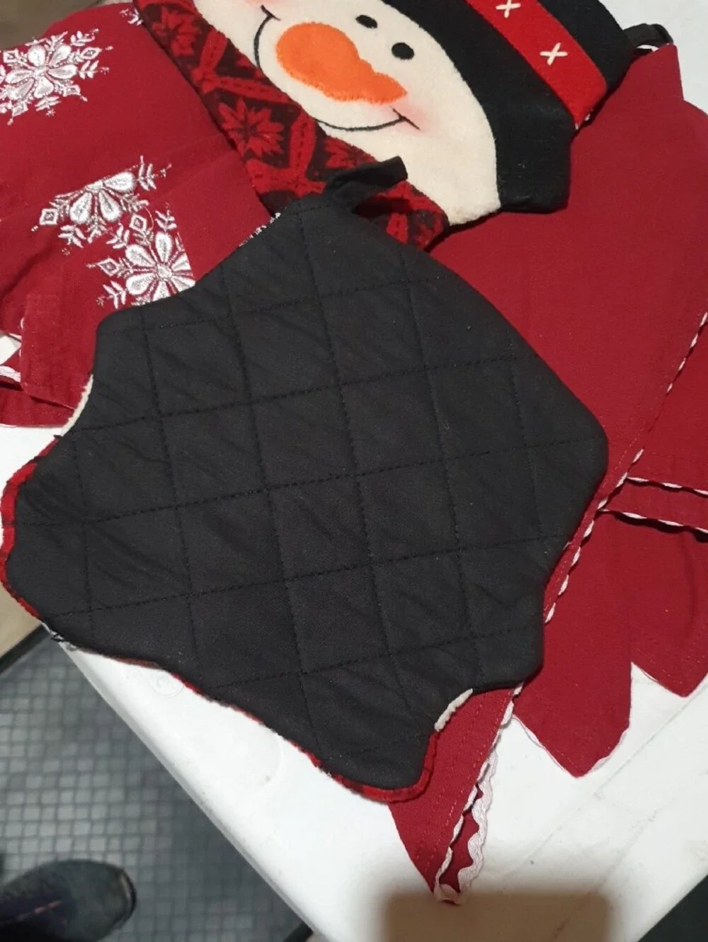 Red Snowman Holiday Table Accent Napkins & Potholders - Festive Winter Placemat